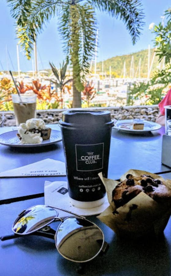 Ferienwohnung Boathouse Port Of Airlie Airlie Beach Exterior foto