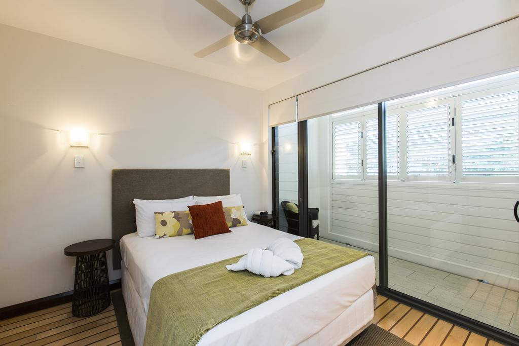 Ferienwohnung Boathouse Port Of Airlie Airlie Beach Zimmer foto
